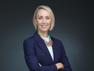 Lindsey Dietschi (MBA ’11), Vice President, Internal Medicine and Antiviral Management Team, Pfizer