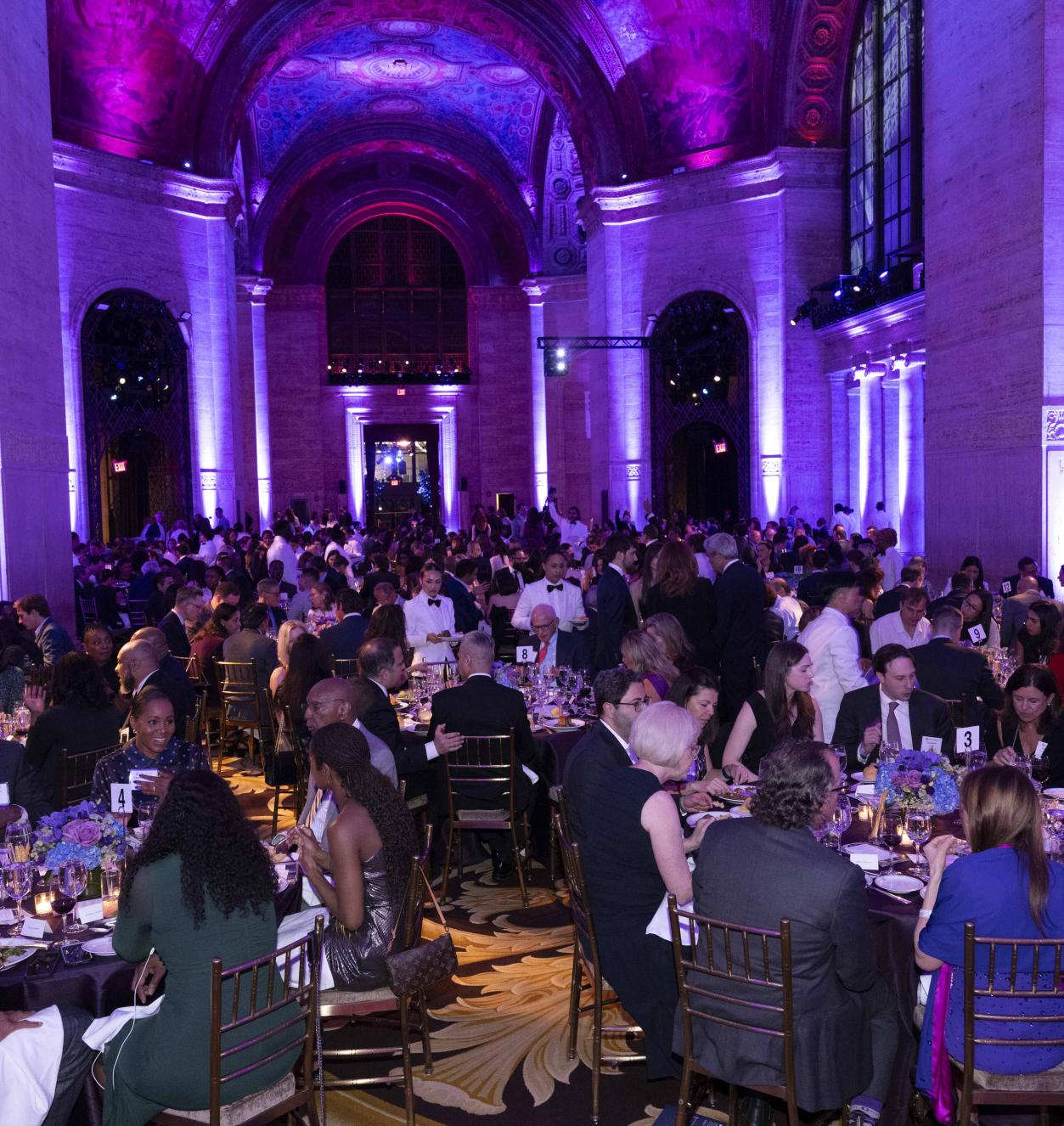 Haskins dinner attendees sitting at tables