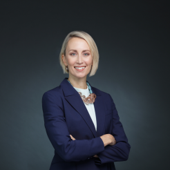 Lindsey Dietschi (MBA ’11), Vice President, Internal Medicine and Antiviral Management Team, Pfizer