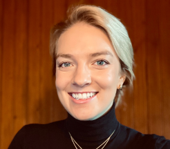  Maxine Rusbasan Headshot