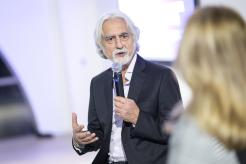 Professor Vasant Dhar in conversation with Joyce Phillips (MBA '92)