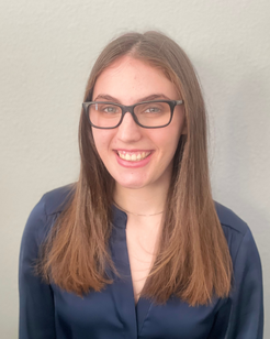 Madeline Webber Headshot