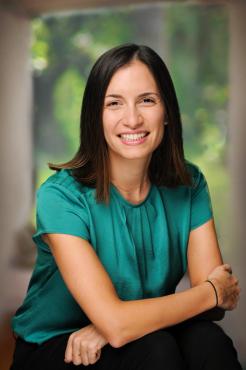 Elizabeth John Headshot