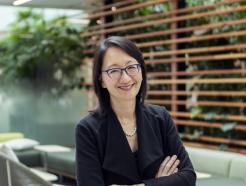 Dr. Vivian Lee (EMBA '06)