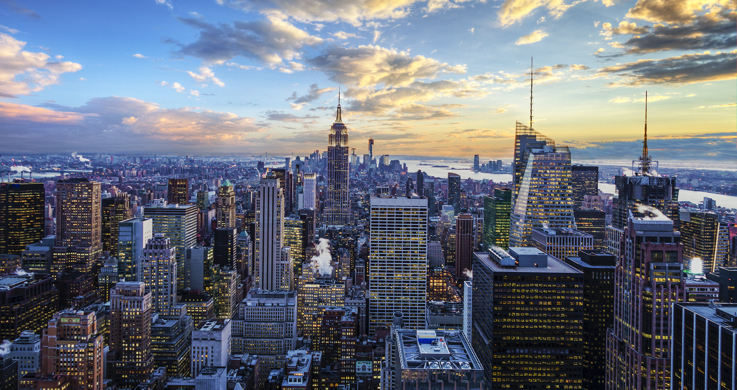 Southern Manhattan skyline, including the Empire State Building and World Trade Center