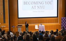 Professor Suzy Welch at a workshop for NYU Stern alumni