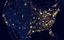 Satellite image of the US lit up at night 