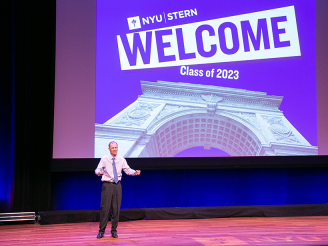 Robert Whitelaw speaking to the Class of 2023 in Skirball