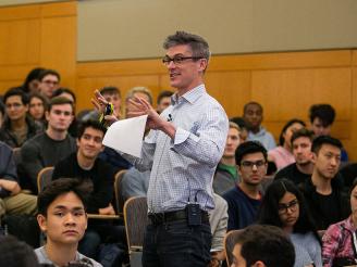 Matt Statler Delivers a Lecture to Students in Paulson Auditorium