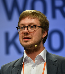 headshot of johannes stroebel