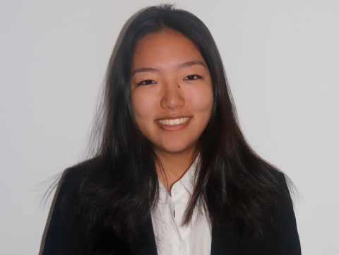 Alicia Xu Headshot