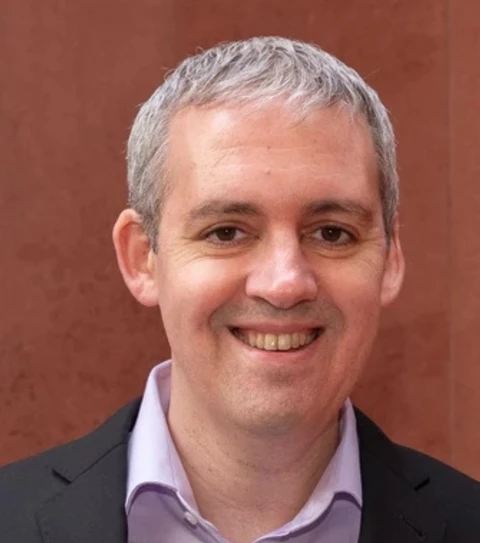 Ilan Lobel headshot
