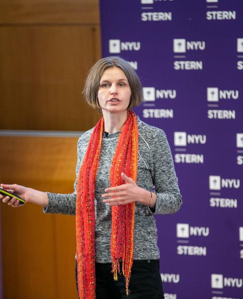 Hanna Halaburda presenting at the NYU Stern Digital Innovation Conference