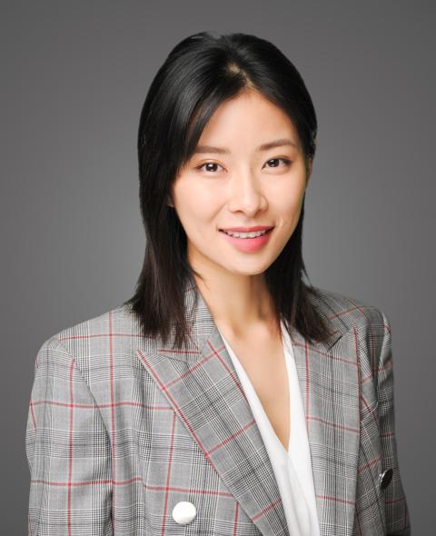 Danielle Zhu headshot