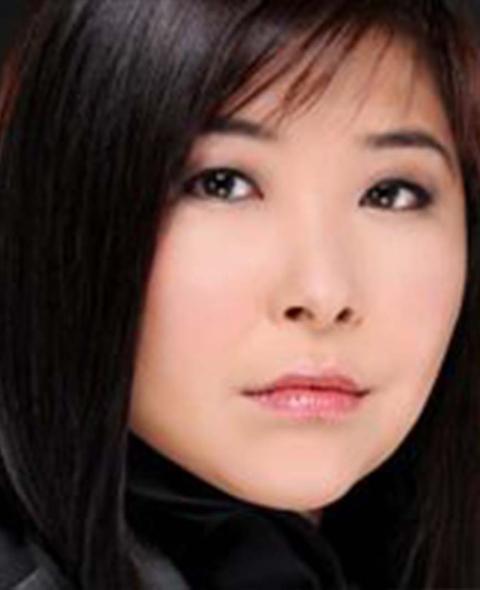 Headshot of Sandra Ro