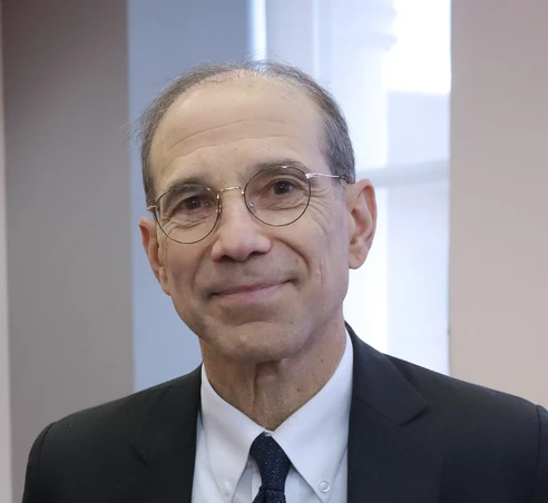 Professor Zarowin headshot