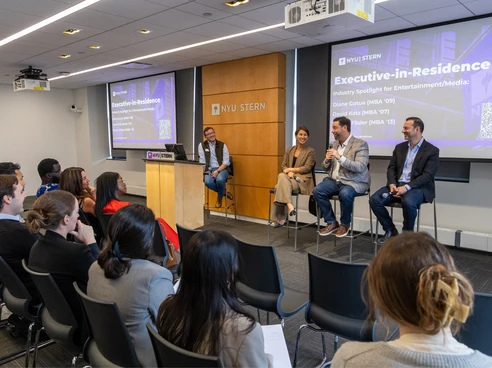 Executive in Residence alumni speaking to students