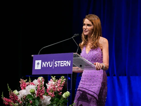 Elizabeth Elting at the podium during Haskins dinner 2019