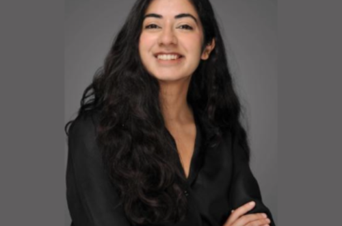 Aaroshi Sahgal Headshot