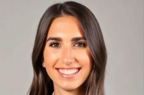 julia_kingsley headshot