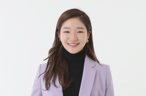 Diana Lee Headshot