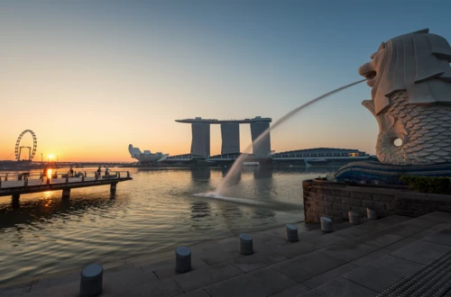Image of Singapore Bay with Lion Fountain, hotel and Ferris wheel