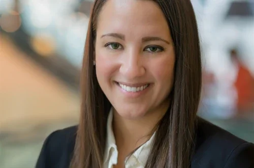 Samantha Reiss Headshot