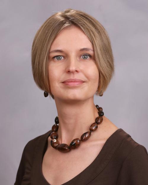 Headshot of Hanna Halaburda