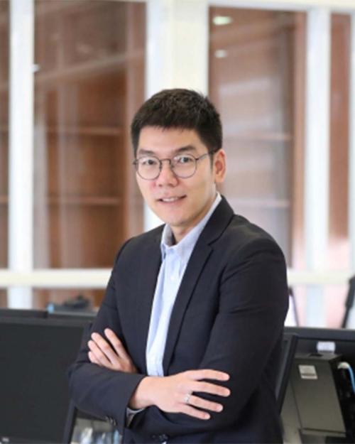 Headshot of Kanis Saengchote