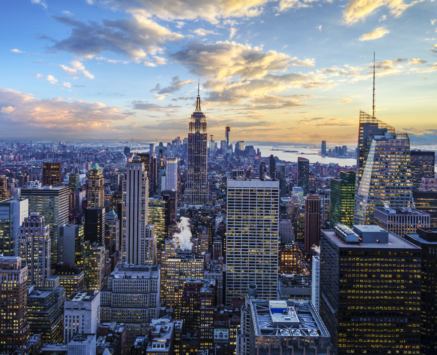 Southern Manhattan skyline, including the Empire State Building and World Trade Center