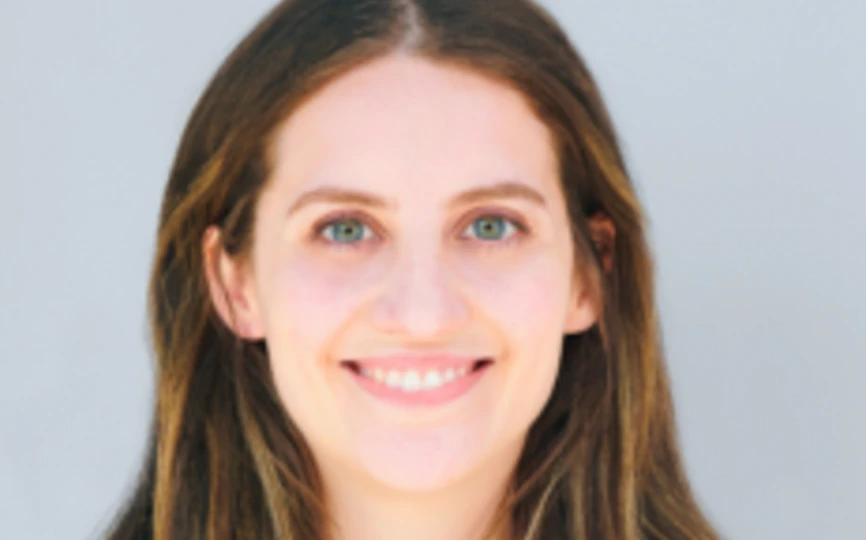  Ali Bernstein Headshot