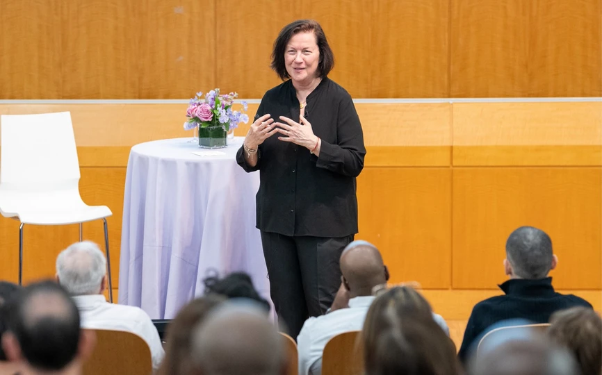 Professor Anat Lechner giving a workshop to alumni