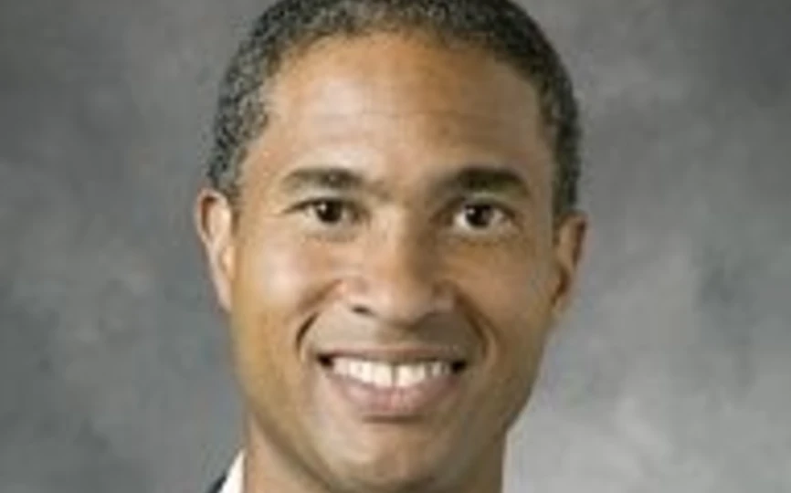 Peter Henry headshot 