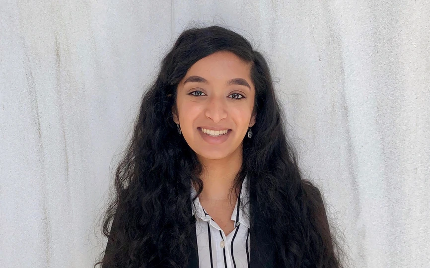Alisha Vekaria Headshot