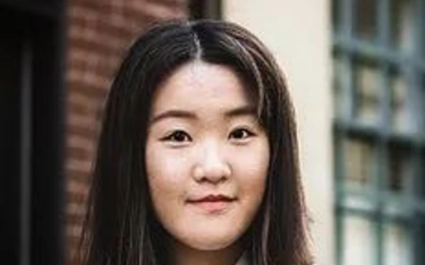 Maggie Sun Headshot