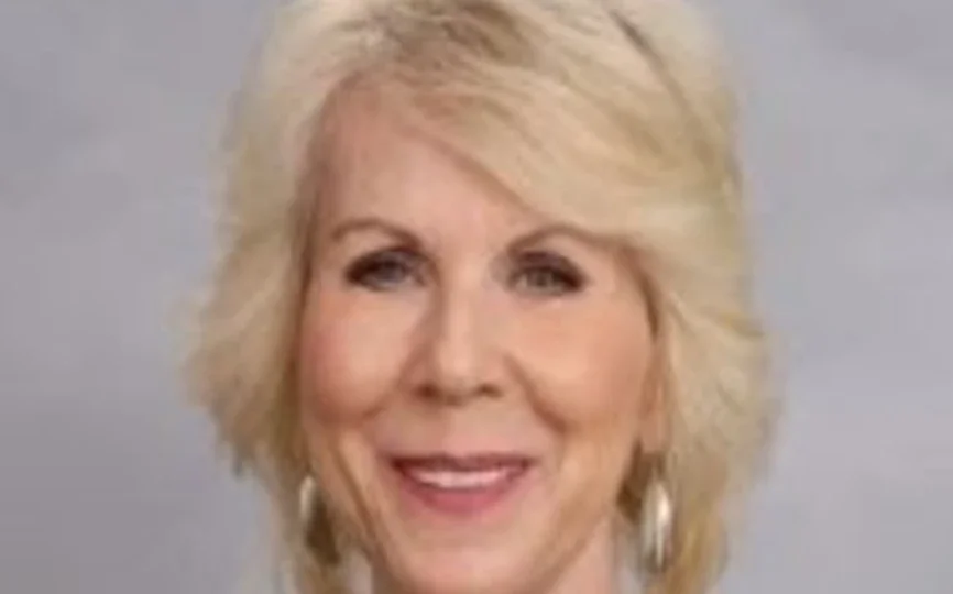 Ronni Burns Headshot