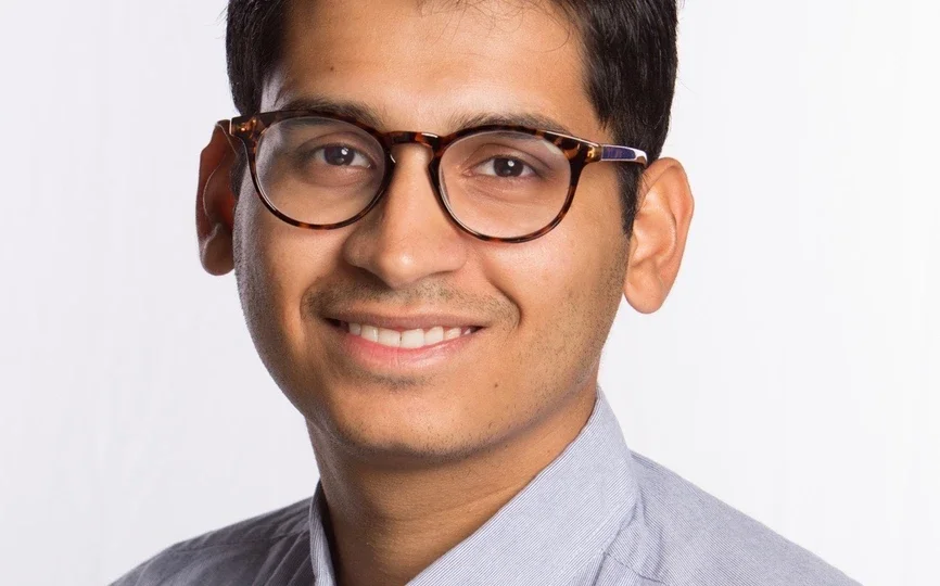  Divya Singhvi Headshot