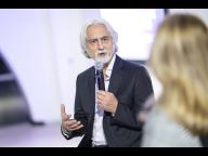 Professor Vasant Dhar in conversation with Joyce Phillips (MBA '92)