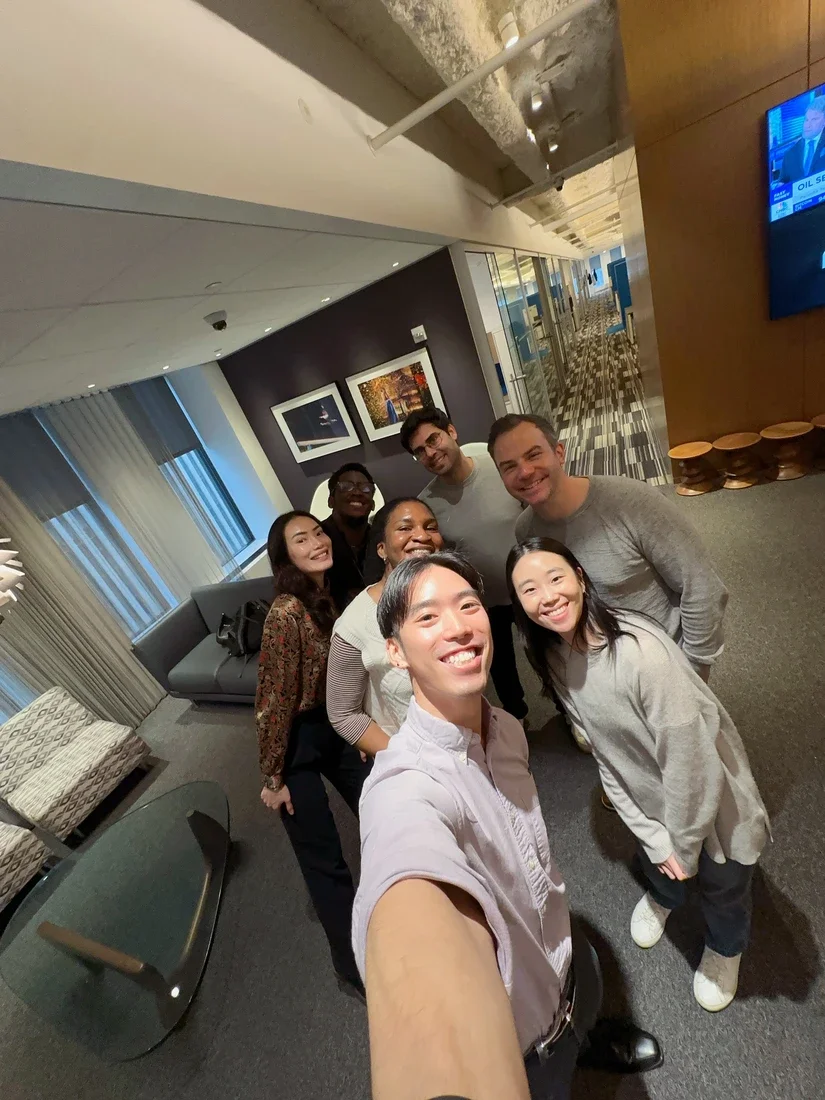 The Stern MBA team with their NBCUniversal clients Andrew Kahen, Vice President of Insights and Measurement, Impact Innovation (back right); Joe Shelley, Director, Insights and Measurement, Impact Innovation (middle right); and Jacklyn Kim, Senior Manager, Data, Measurement and Insights Strategy (front right) 