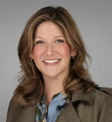 Amy Skoczlas Cole headshot